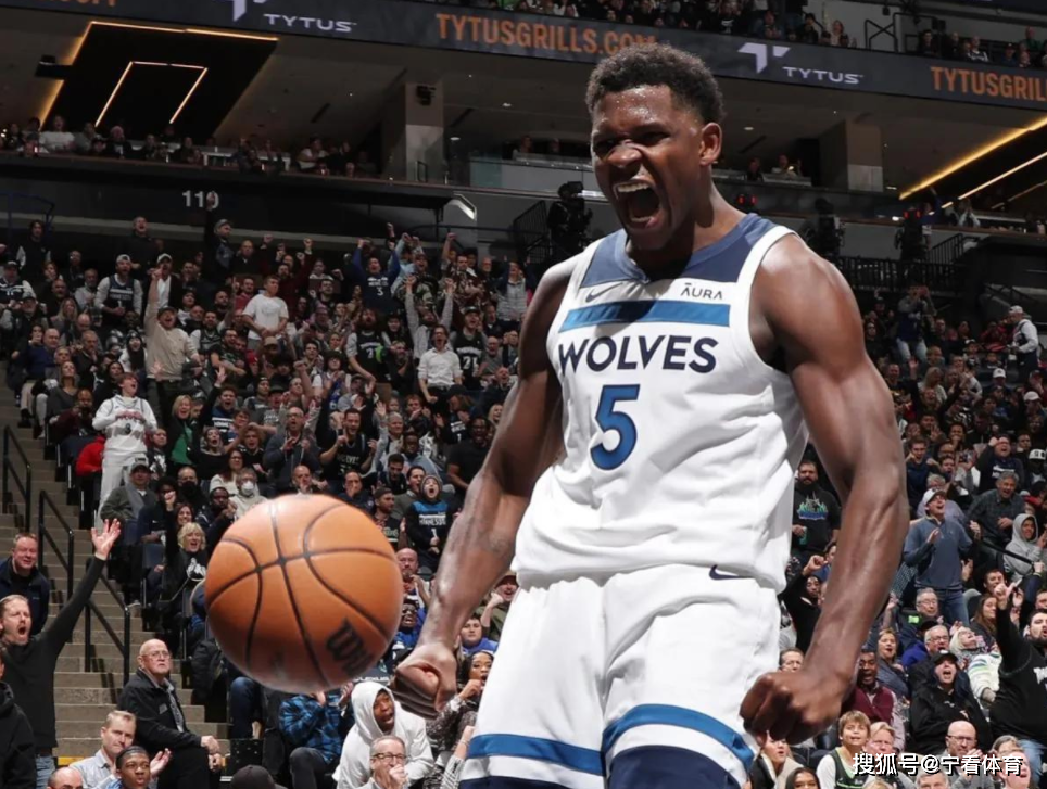 唐斯绝杀时刻,状态爆棚点燃赛场,76人迎来胜利!