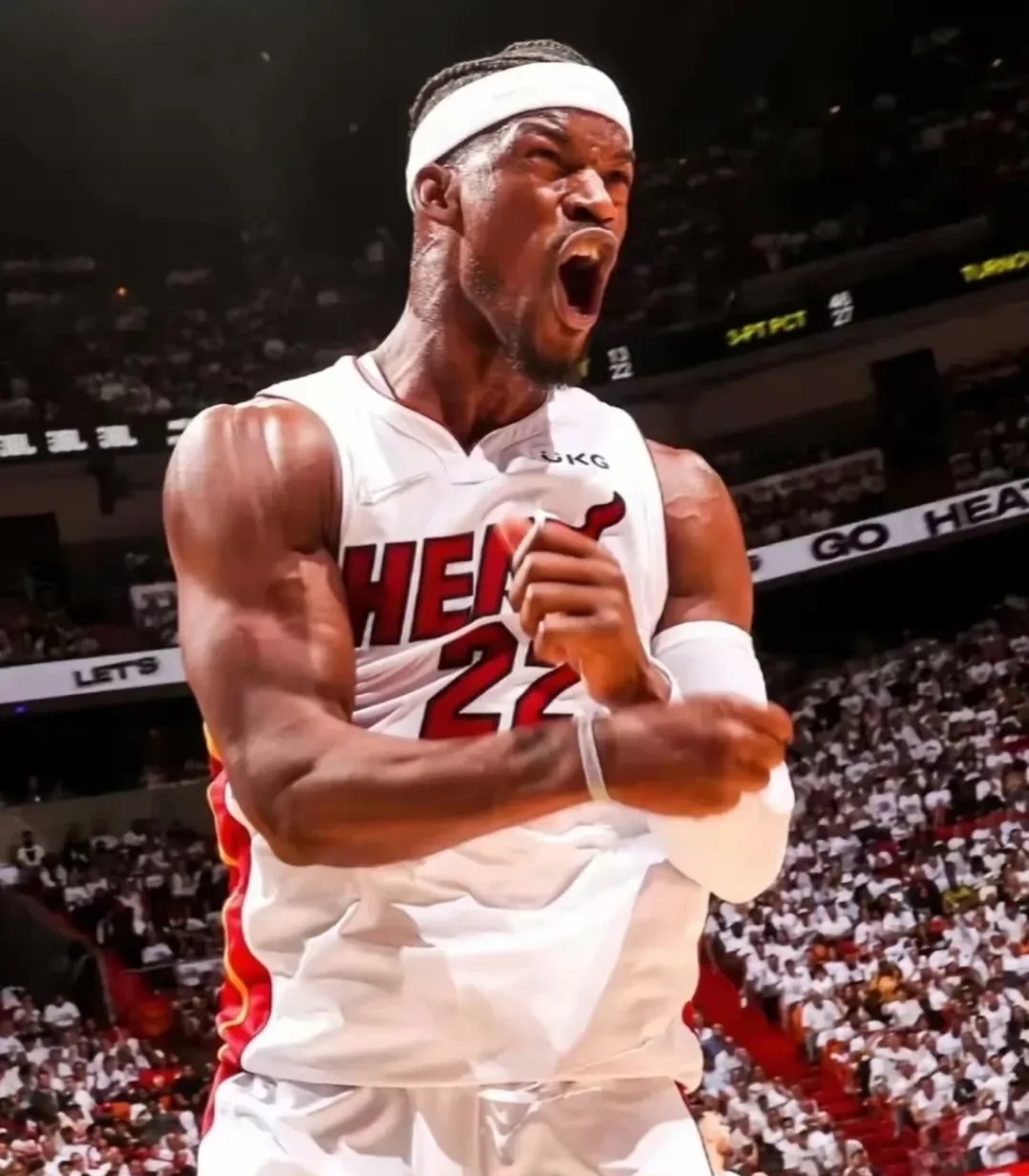 巴特勒在湖人比赛中回归赛场，连败引发热议！