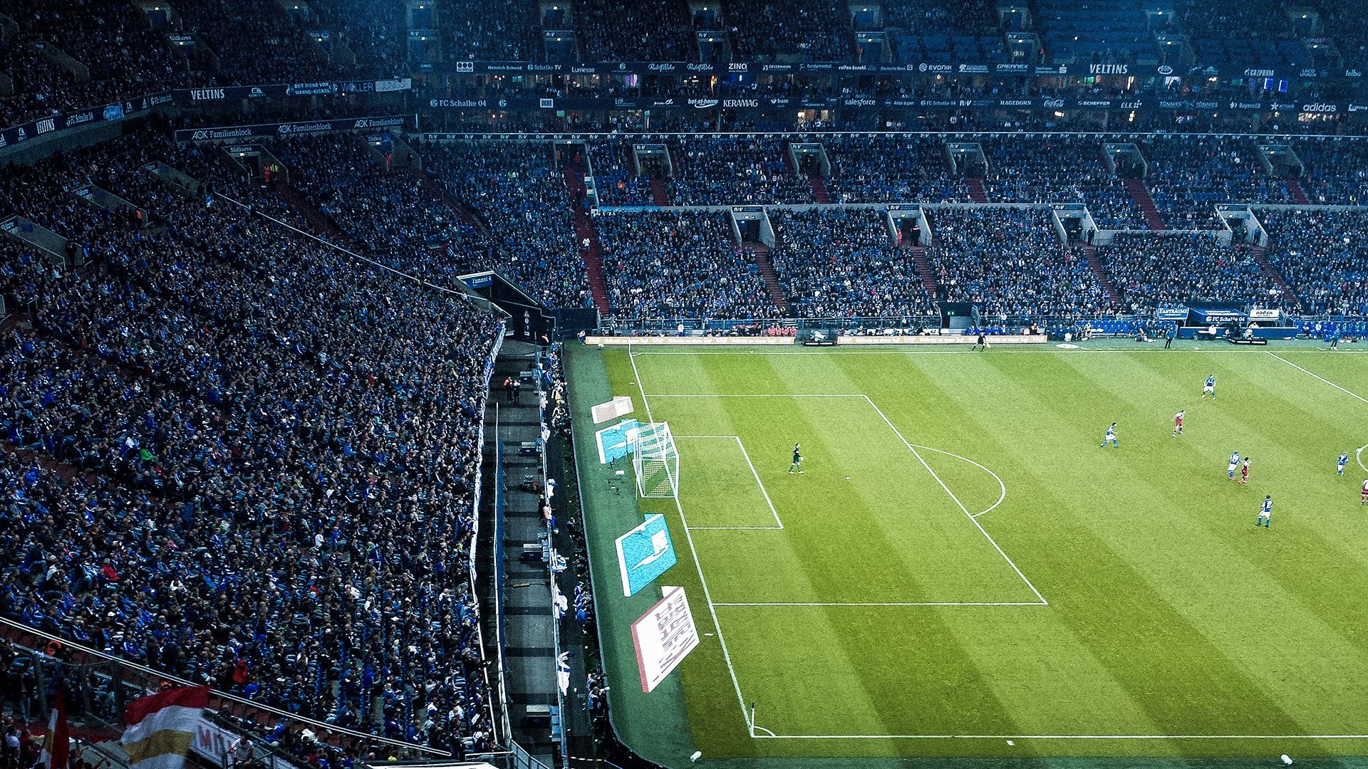 败北首场状态出色，湖人观众沸腾！，Faker重返赛场全场沸腾不已